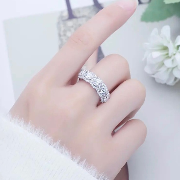 Chandelier lab grown/Moissanite 18kt solid gold ring - Picture 2 of 3